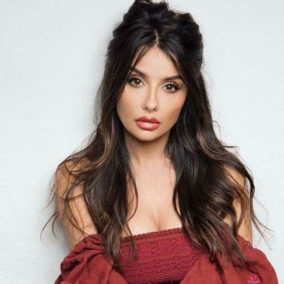 mikaela hoover net worth|Mikaela Hoover Biography: Age, Net Worth,。